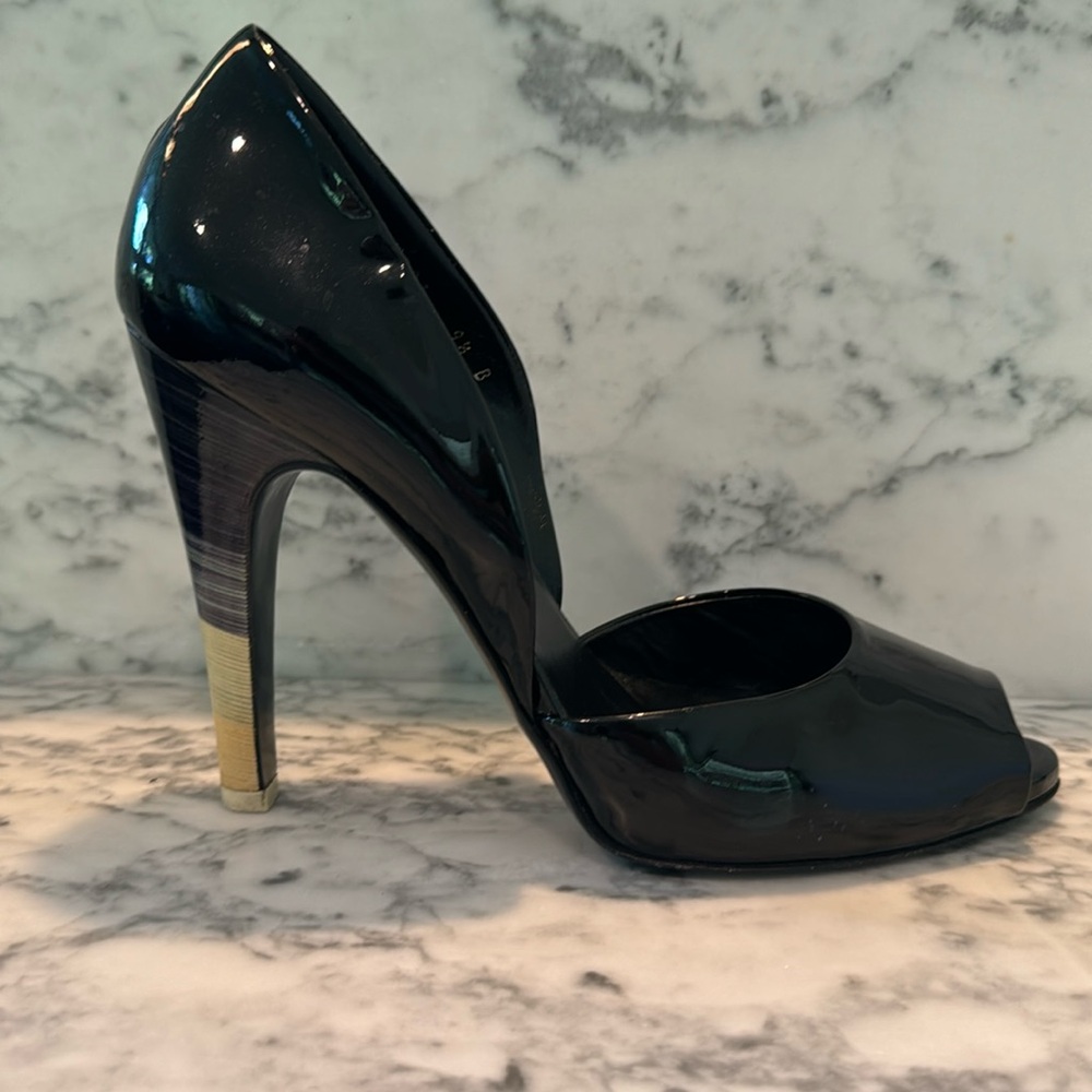 Patent leather Salvatore Farragamo heels